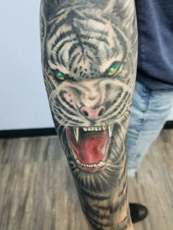 Archangel Custom Ink Tattoo & Piercing — Tattoo and piercing shop in Knoxville